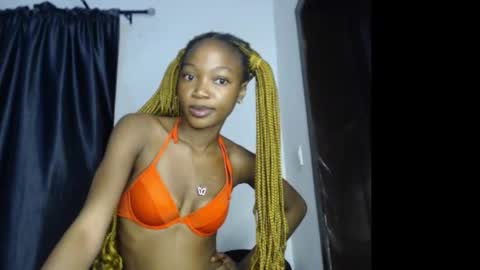 caroline online show from 11-08-25, 04:45