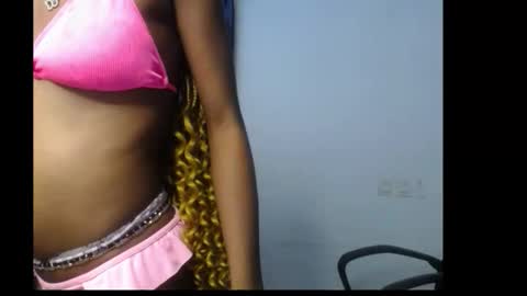 caroline online show from 11-18-25, 05:39