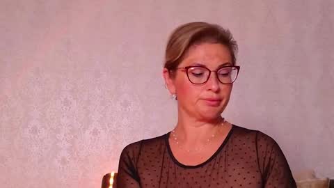 Snapshot of carojhones chatting on 09-11-25, 04:01 CaroJhones online show from 09-11-25, 04:01