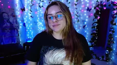 Snapshot of carol20_1994 chatting on 11-06-25, 02:45 Carolina online show from 11-06-25, 02:45