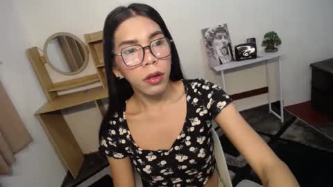 Snapshot of carol_linaxxx chatting on 12-19-24, 08:23 Carolina online show from 12-19-24, 08:23