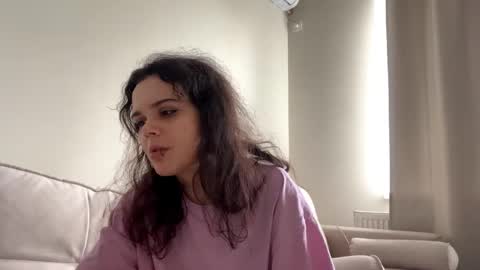 Snapshot of carolannheintz chatting on 11-12-25, 11:43 Rosa online show from 11-12-25, 11:43