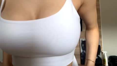 Snapshot of carolecronan chatting on 05-13-26, 08:12 Lisa online show from 05-13-26, 08:12