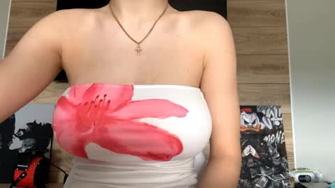 Snapshot of carolecronan chatting on 05-27-26, 08:11 Lisa online show from 05-27-26, 08:11
