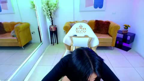 CAROLINA.  online show from 04-15-26, 12:56