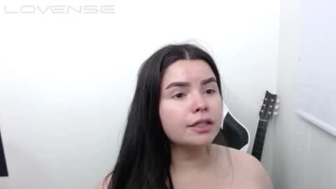 Snapshot of carolina_lee12 chatting on 11-02-25, 02:25 carolina online show from 11-02-25, 02:25