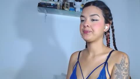 Snapshot of carolina_ml chatting on 09-28-25, 01:38 CarolinaM online show from 09-28-25, 01:38