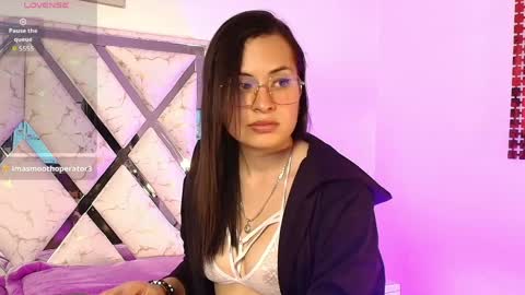 Snapshot of carolina_nast chatting on 03-27-26, 02:50 Caro online show from 03-27-26, 02:50