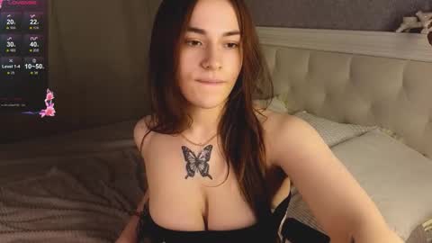 Snapshot of carolina_noreen chatting on 02-23-26, 10:01 carolina_noreen online show from 02-23-26, 10:01