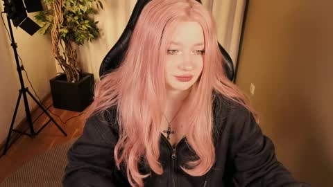 Mira online show from 03-26-26, 05:24