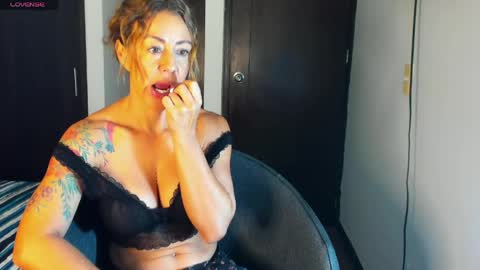 carolina_zaens online show from 04-22-26, 02:29