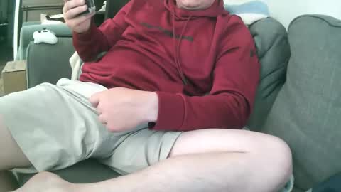 carolinaboy01 online show from 04-16-26, 04:19