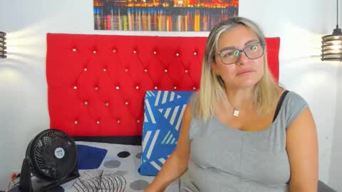 Carolina online show from 11-23-25, 05:02