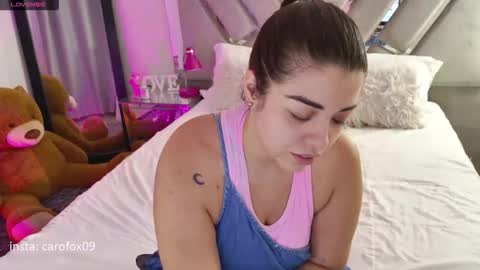 caroline online show from 03-28-26, 03:50