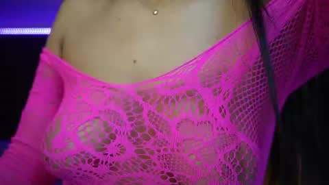 Snapshot of carolinapetra chatting on 06-12-26, 04:44 Mellany online show from 06-12-26, 04:44