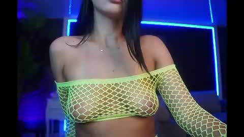 Snapshot of carolinapetra chatting on 08-04-26, 05:10 Mellany online show from 08-04-26, 05:10