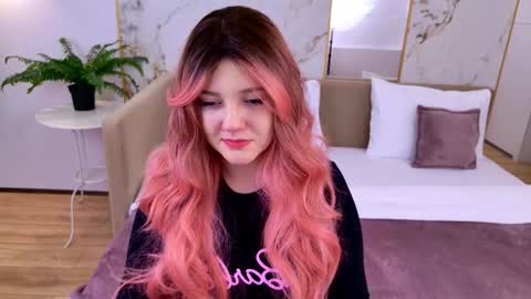 Snapshot of carolinasherry chatting on 11-22-25, 04:00 carolinasherry online show from 11-22-25, 04:00