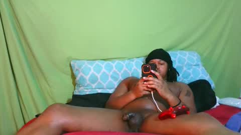 Snapshot of carolinayungin96 chatting on 10-24-25, 12:30 carolinayungin96 online show from 10-24-25, 12:30