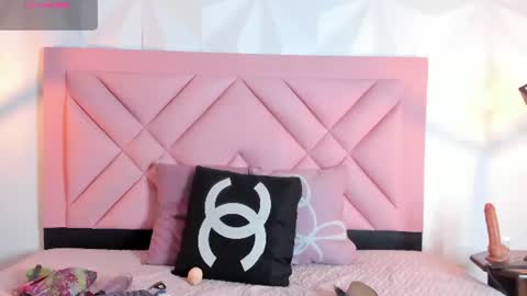 caroline daring online show from 07-27-26, 12:34