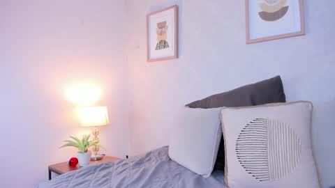  Caroline  online show from 11-20-25, 11:32