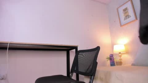  Caroline  online show from 05-13-26, 11:29