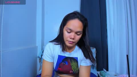 caroline_east online show from 10-28-25, 05:59