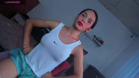 caroline_east online show from 07-22-26, 01:41