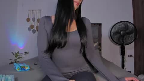 CAROLINE online show from 08-03-26, 03:27