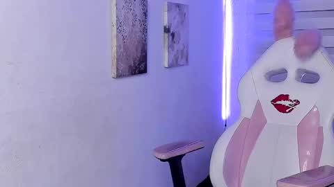 caroline_rodriguez_9 online show from 06-11-26, 12:32