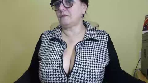 CarolineDream  online show from 10-16-25, 05:41
