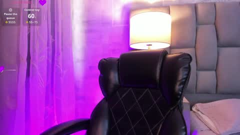 Caroline online show from 05-11-26, 02:45