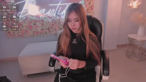 Caro online show from 02-25-25, 11:08