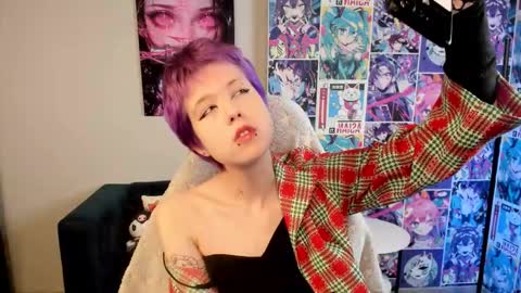 Snapshot of carolinerichter chatting on 10-20-25, 03:07 CarolineRichter online show from 10-20-25, 03:07