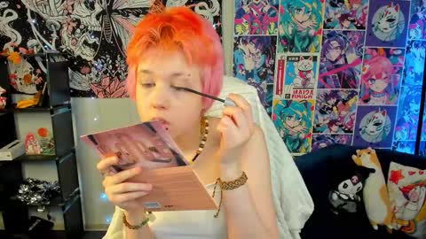 Snapshot of carolinerichter chatting on 11-30-25, 10:58 CarolineRichter online show from 11-30-25, 10:58