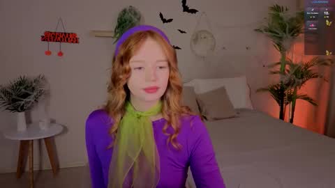 Caro online show from 10-31-25, 03:46