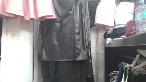 Snapshot of caroo0615 chatting on 11-28-25, 11:40 caroo0615 online show from 11-28-25, 11:40