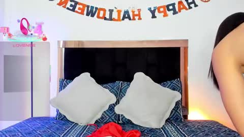 Caro  online show from 10-12-25, 06:18