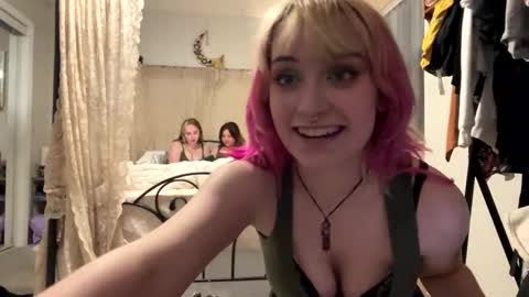 carpetmunchers online show from 11-02-25, 03:53