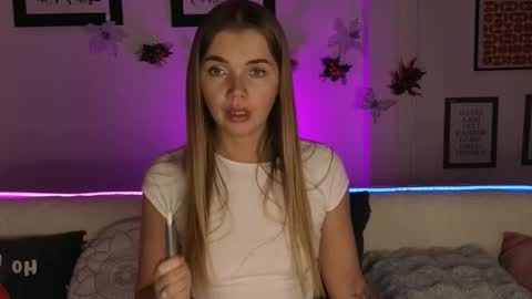 carriebradshawww online show from 11-30-25, 05:00