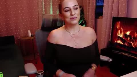 Carrie online show from 11-21-25, 05:17