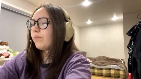 Emilia online show from 12-20-25, 03:35