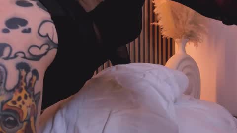 Casandra  online show from 01-24-25, 11:02