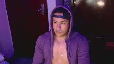 Snapshot of casas_oom chatting on 03-01-25, 08:02 online show from 03-01-25, 08:02