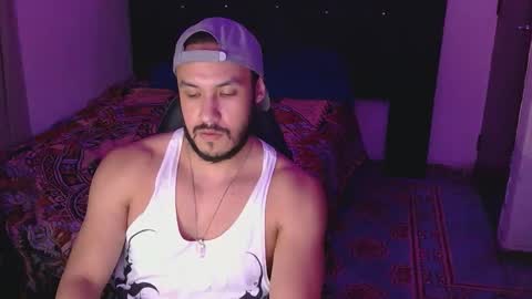 Snapshot of casas_oom chatting on 10-18-25, 03:09 online show from 10-18-25, 03:09