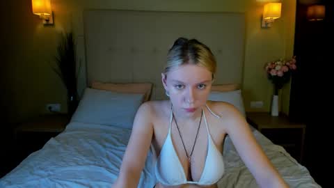 Snapshot of casey__miller chatting on 09-19-25, 12:12 casey__miller online show from 09-19-25, 12:12