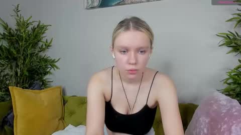Snapshot of casey__miller chatting on 10-04-25, 01:36 casey__miller online show from 10-04-25, 01:36