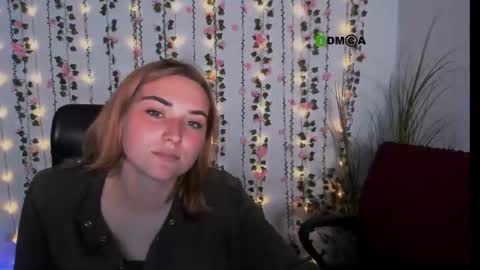casey_meow_ online show from 09-25-25, 01:04