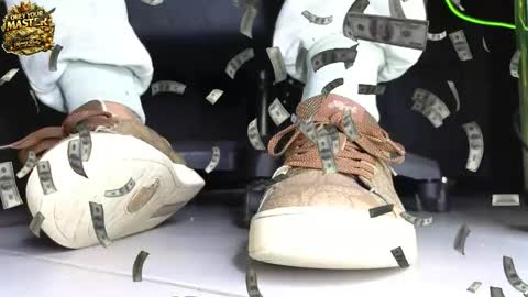 Snapshot of cash_master777 chatting on 05-26-26, 06:42 cash_master777 online show from 05-26-26, 06:42