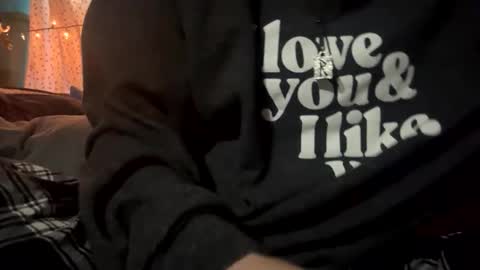 Snapshot of casidy1 chatting on 11-25-25, 05:24 casidy1 online show from 11-25-25, 05:24