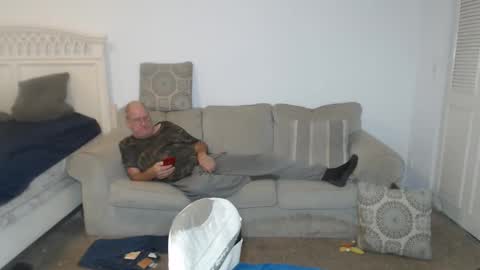 Snapshot of casinocam chatting on 02-18-25, 06:26 CasinoCam online show from 02-18-25, 06:26